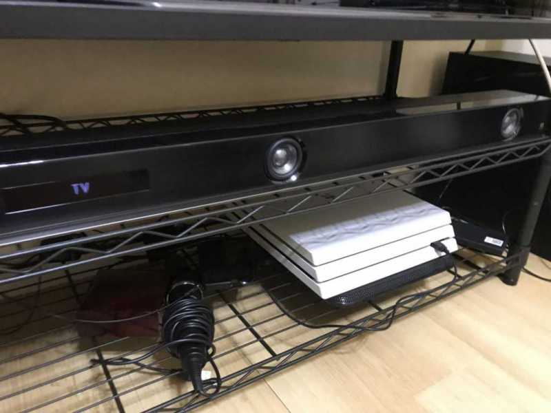 Sony サウンドバー HT-Z9Fスピーカーをテレビボードに載せた状態