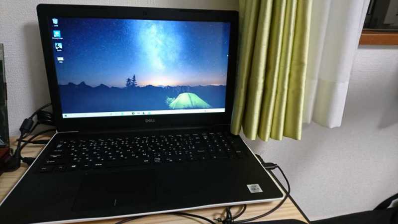 DELL inspiron 15 3000（3593）ノートパソコンの正面