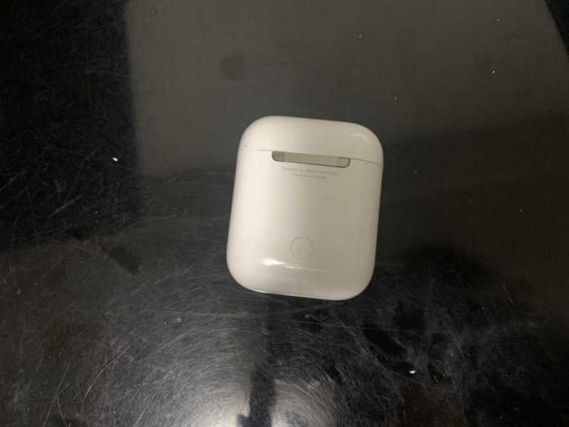 Apple AirPods（第2世代）ワイヤレスイヤホンの充電ケース