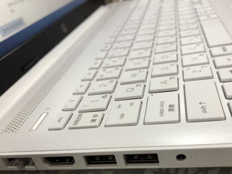 HP Laptop 15-db0xxxノートパソコンにの外部端子