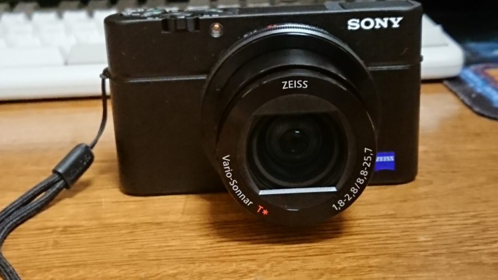 SONY Cyber-shot DSC-RX100 IIIデジタルカメラのレビュー！使ってみた感想は「値段と性能のバランスがちょうどいいカメラ