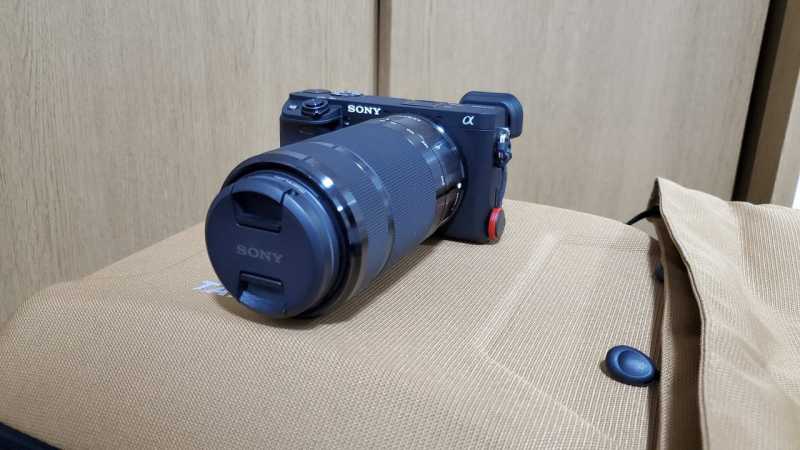 SONY α6400 ILCE-6400 ダブルズームレンズキットデジタルカメラのレビュー！使ってみた感想は「コンパクトで本格撮影カメラ」と