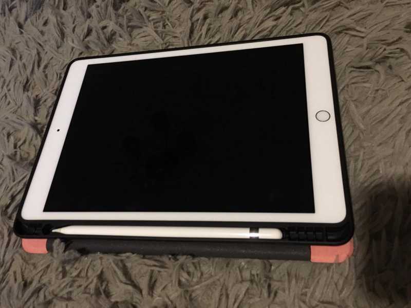 Apple iPad（第8世代）10.2インチタブレットのAppaleペンシル