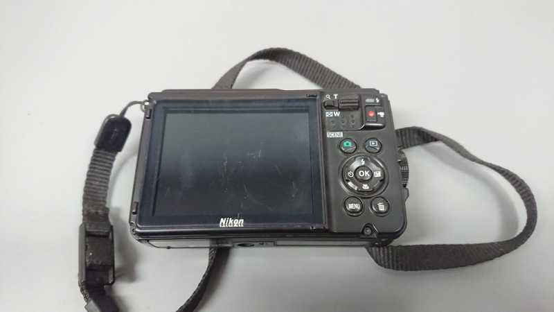 Nikon COOLPIX W300デジタルカメラの液晶モニター