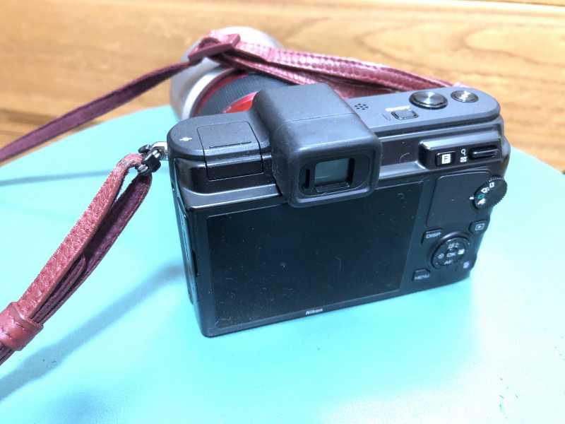 Nikon 1 V1デジタルカメラの液晶ディスプレイ