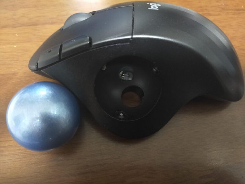 Logicool ERGO M575Sワイヤレスマウスのトラックボールは外せる
