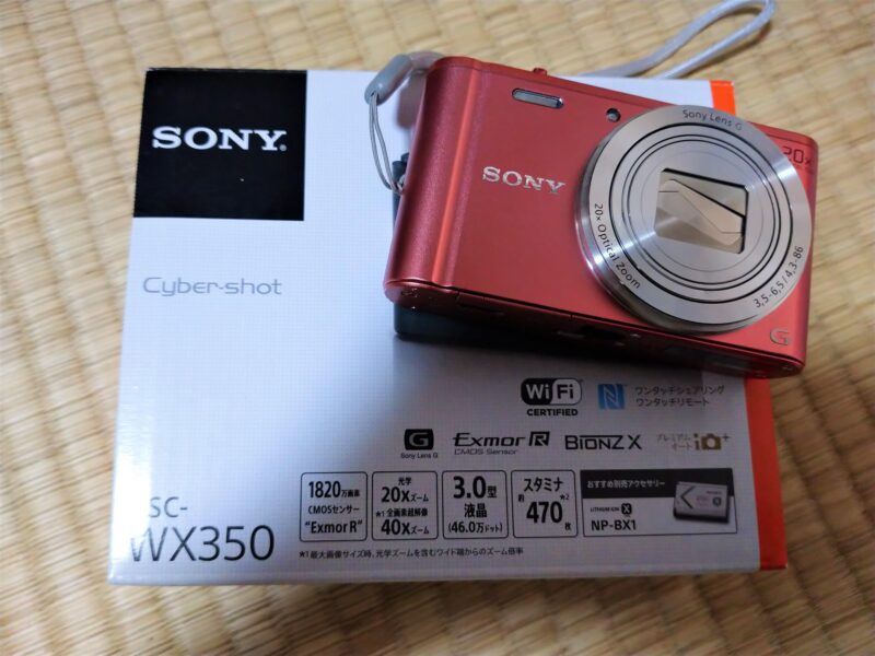 SONY Cyber-shot DSC-WX350デジタルカメラの本体と取扱説明書