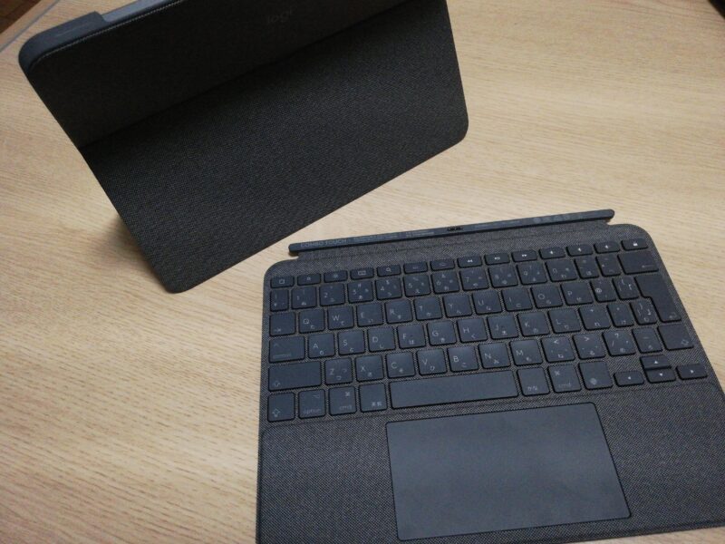 Logicool Combo Touch iPad Air4キーボードケースのキーボードを取り外したところ