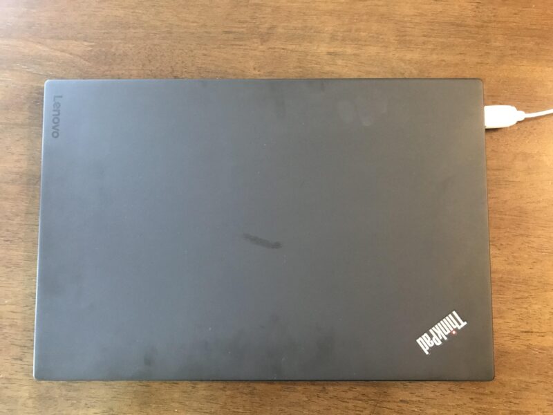 Lenovo ThinkPad X1 Carbon Gen 9ノートパソコンの天板