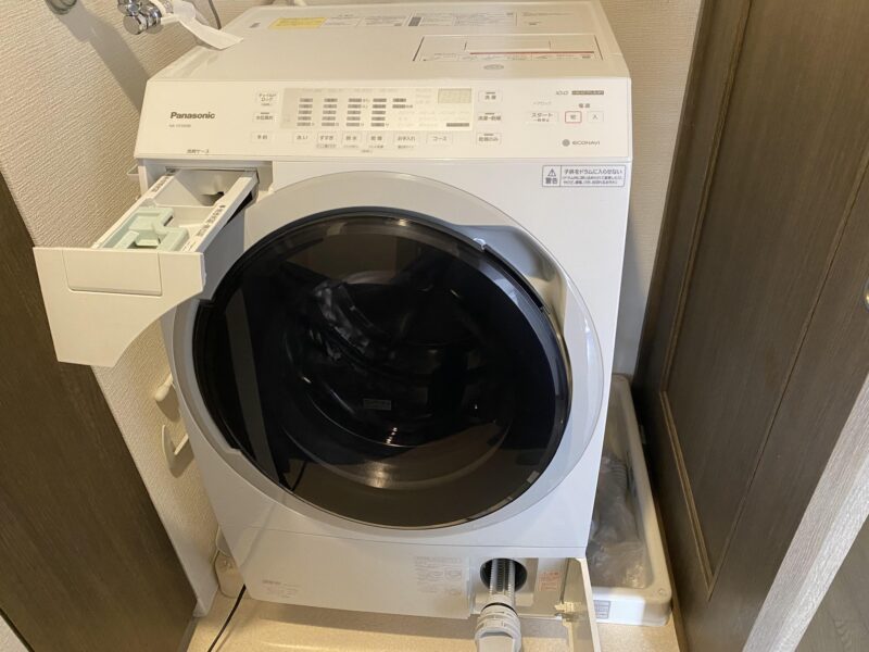 Panasonic NA-VX300BLドラム式洗濯乾燥機の外観