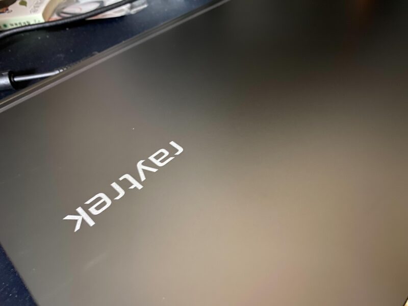 ドスパラ raytrek G5-Rノートパソコンの外観