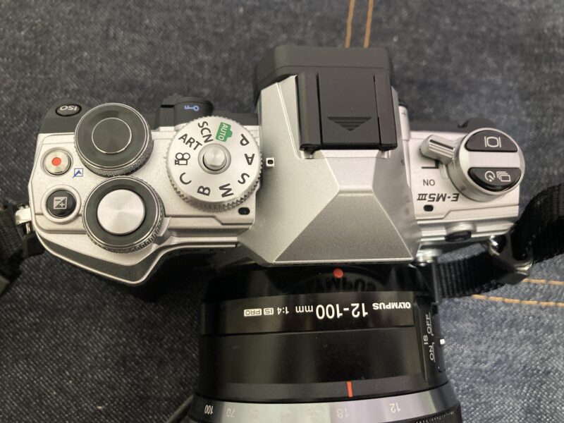 OLYMPUS OM-D E-M5 Mark IIIデジタルカメラの使用感