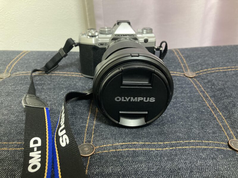 OLYMPUS OM-D E-M5 Mark IIIデジタルカメラの外観