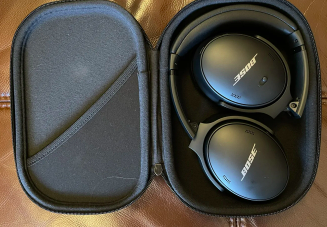 Bose Noise Cancelling Headphones 700ヘッドホンの外観