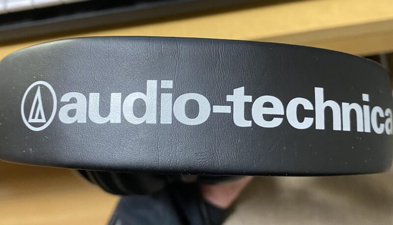 audio technica ATH-M50xヘッドホンのロゴ